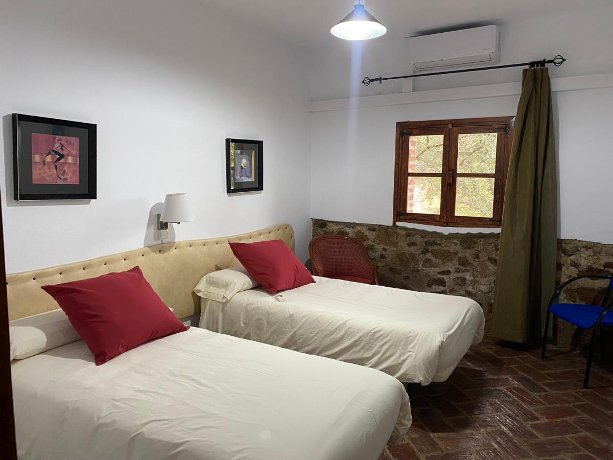 Almendral Casas Rurales Monasterio De Rocamador מראה חיצוני תמונה