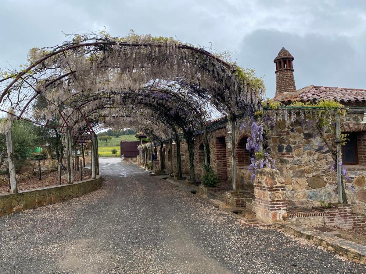 Almendral Casas Rurales Monasterio De Rocamador מראה חיצוני תמונה
