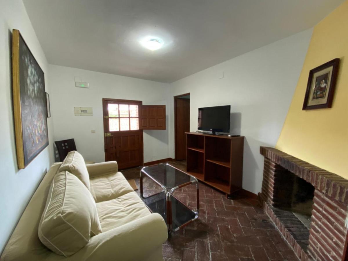 Almendral Casas Rurales Monasterio De Rocamador מראה חיצוני תמונה