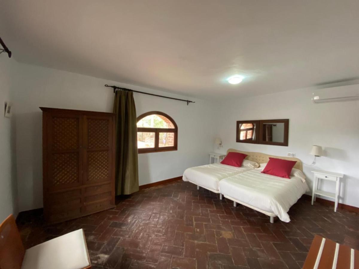 Almendral Casas Rurales Monasterio De Rocamador מראה חיצוני תמונה