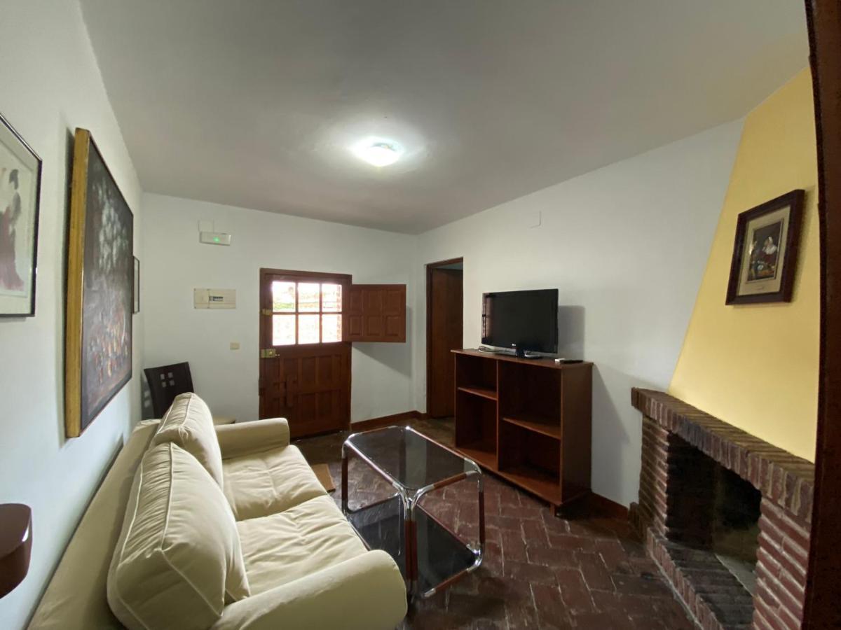 Almendral Casas Rurales Monasterio De Rocamador מראה חיצוני תמונה